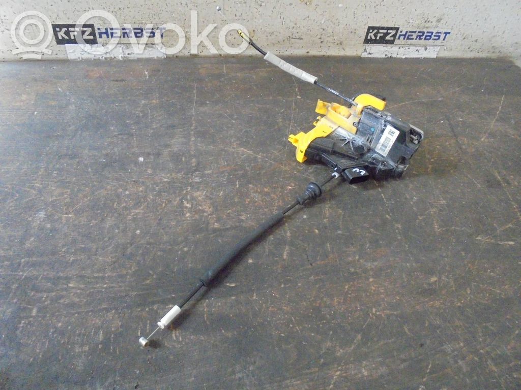 KIA Pro Cee'd II Etuoven lukko 