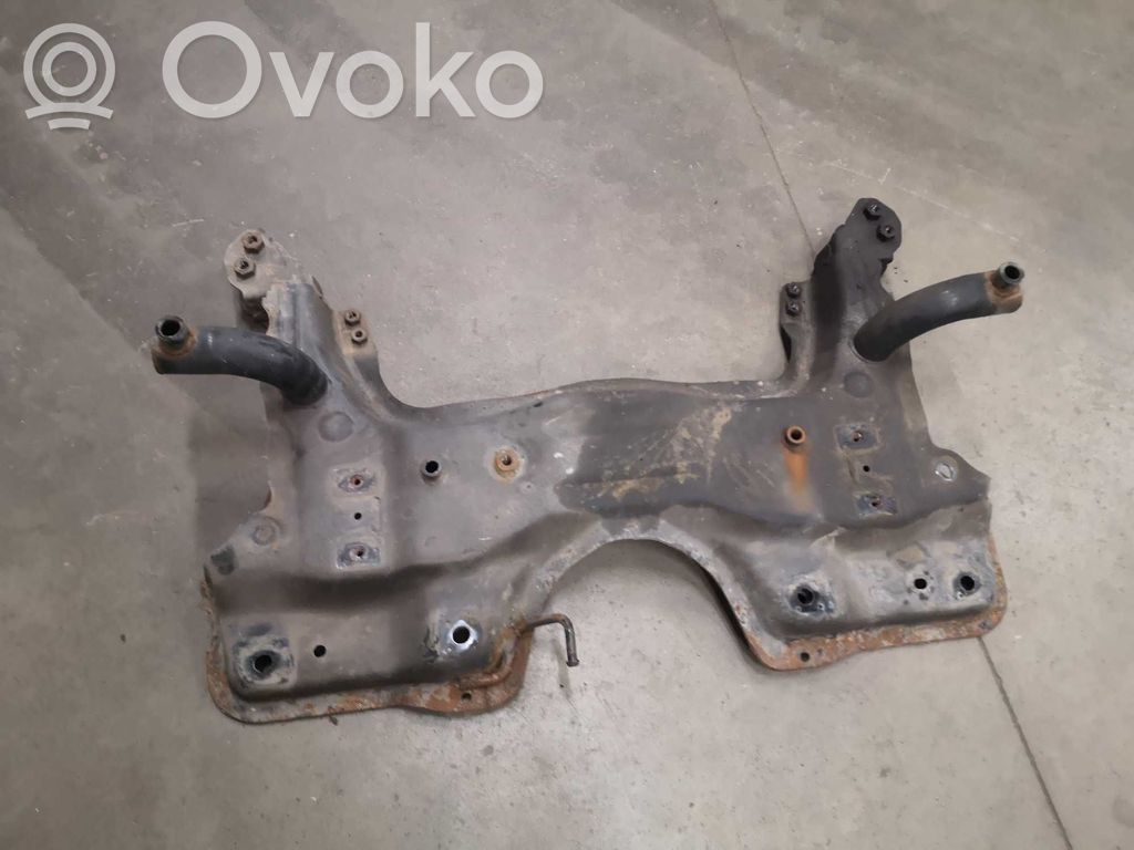 Priekinis traversas   95511269,95526921,95511269,95514543,95516568,95526921