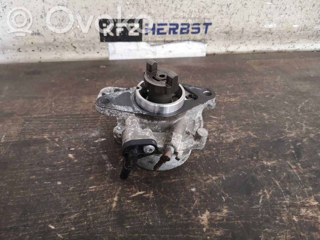 Opel Combo D Vacuum pump 