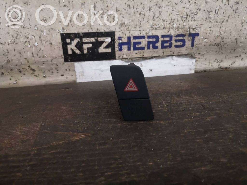 Audi Q3 8U Botón interruptor de luz de peligro 