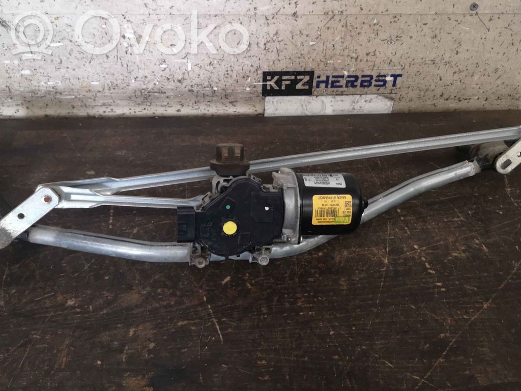 Dacia Sandero II Mechanizm i silniczek wycieraczek szyby przedniej / czołowej