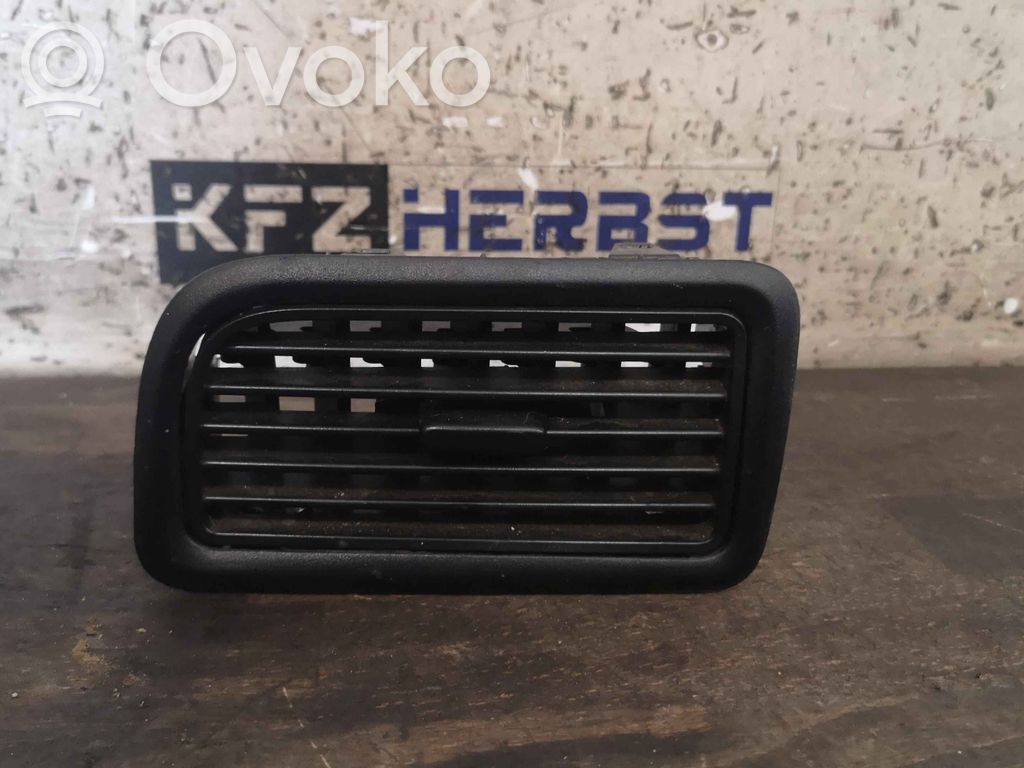 Opel Combo D Centrinės oro grotelės 
