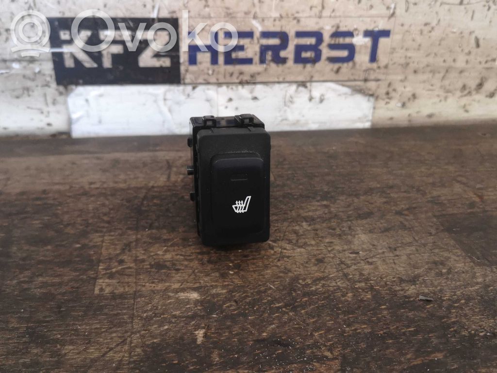 KIA Sportage Seat heating switch 