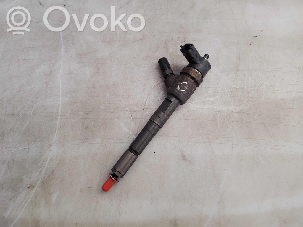 Opel Astra J Wtryskiwacz paliwa