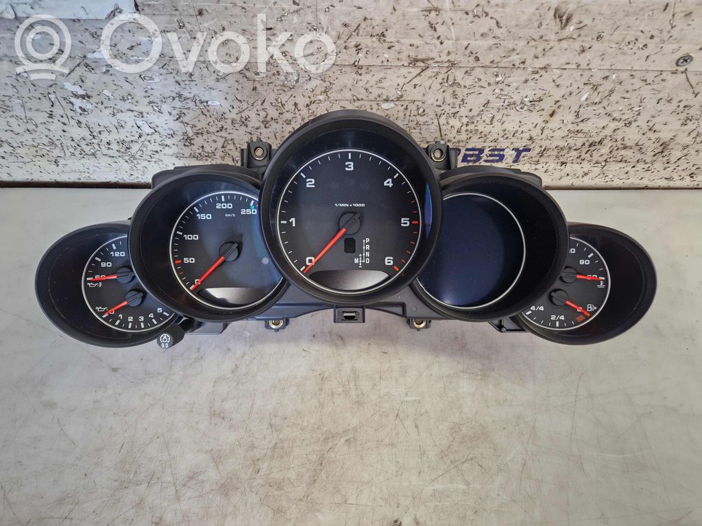 Porsche Cayenne (92A) Licznik / Prędkościomierz 