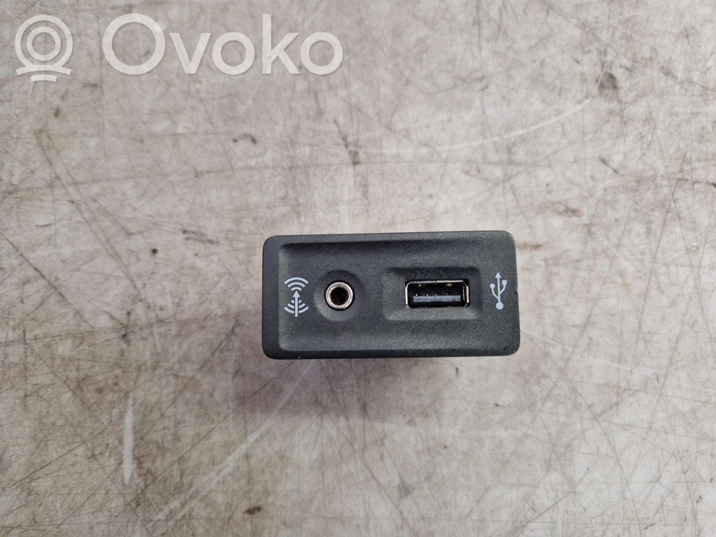Volkswagen Golf VII Zestaw głośnomówiący 