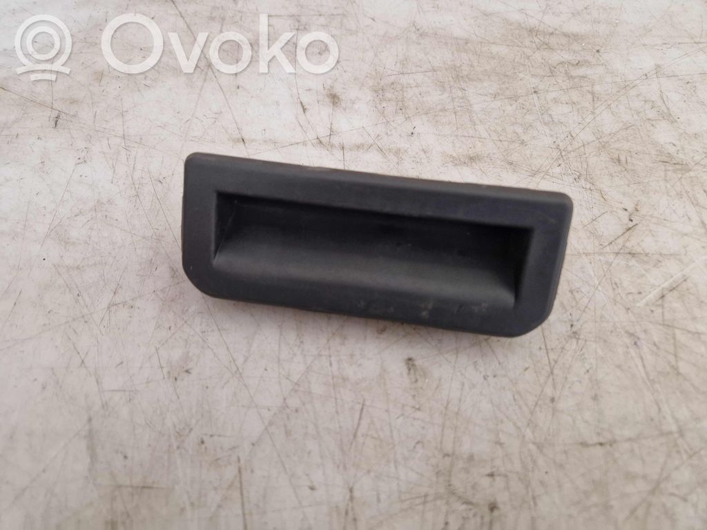 Volkswagen Golf VIII Polttoainesäiliön avauskytkin 