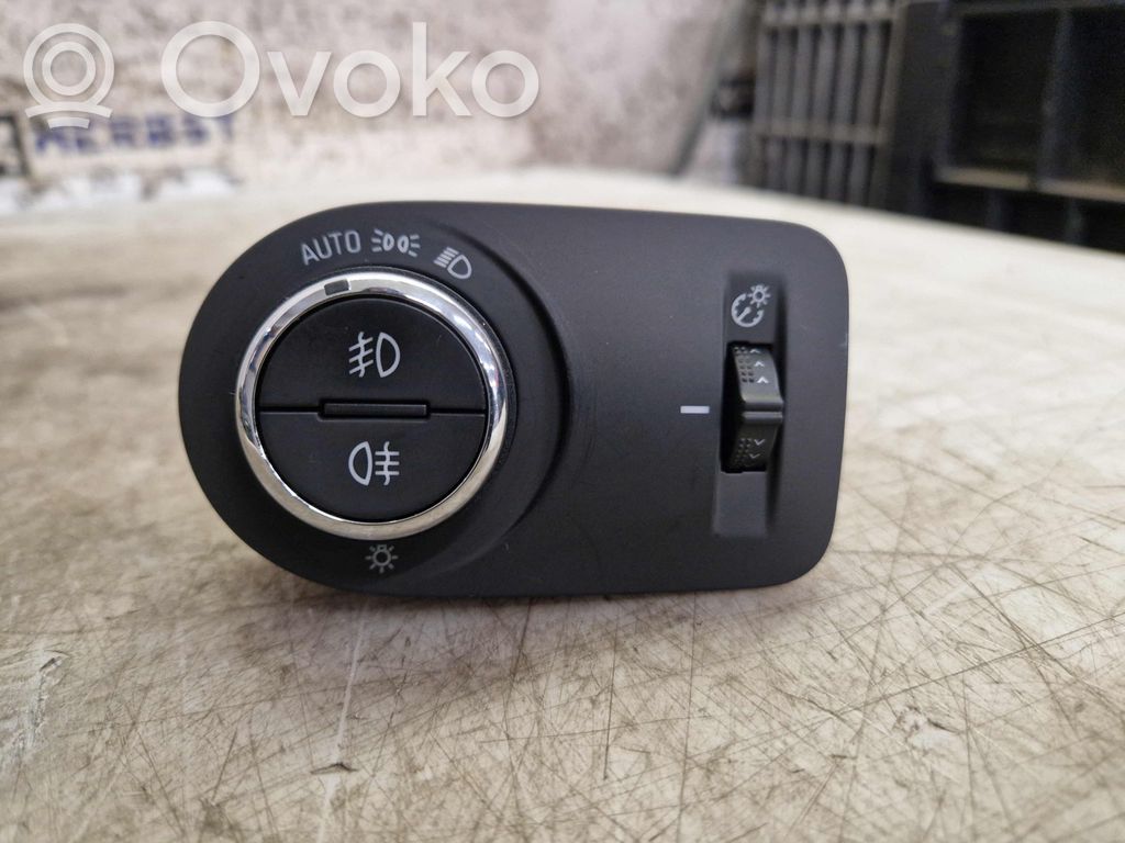 Opel Grandland X Przełącznik świateł 