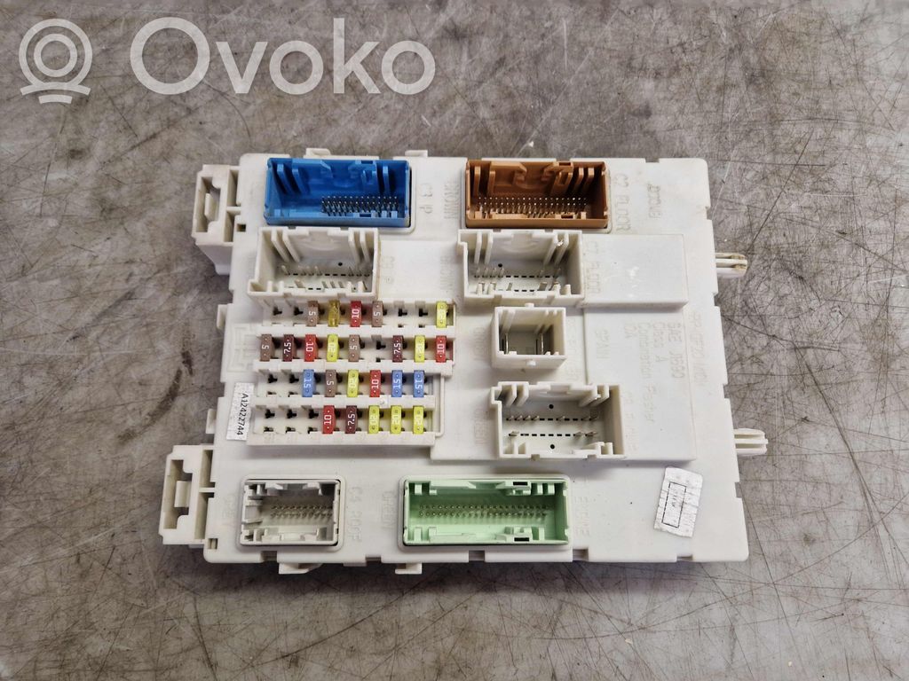 Fuse box set   AV6N14A073BG,GV6T14A073EH,AV6N14A073BG,GV6T14A073EH