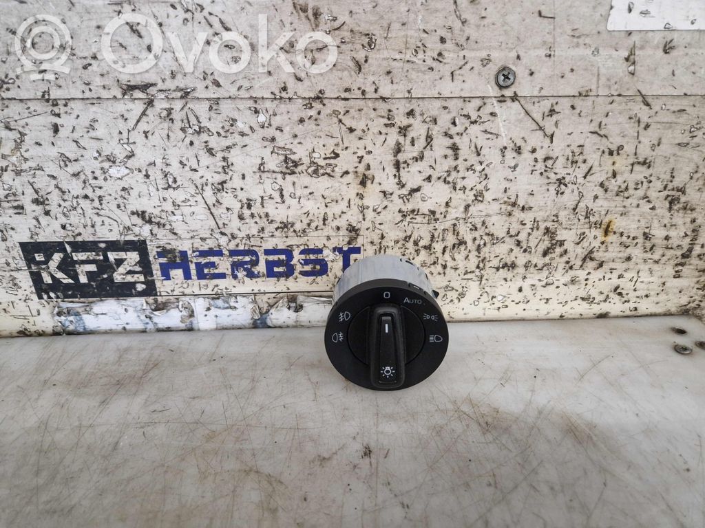 Skoda Fabia Mk3 (NJ) Przełącznik świateł 