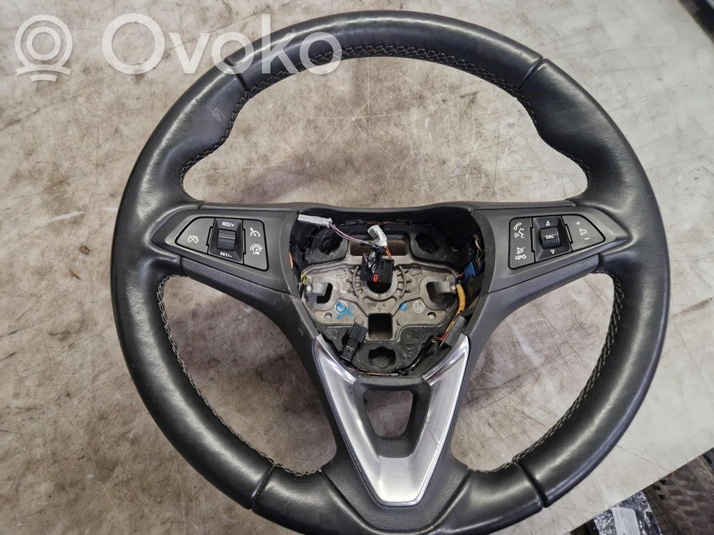 Opel Corsa E Steering wheel 