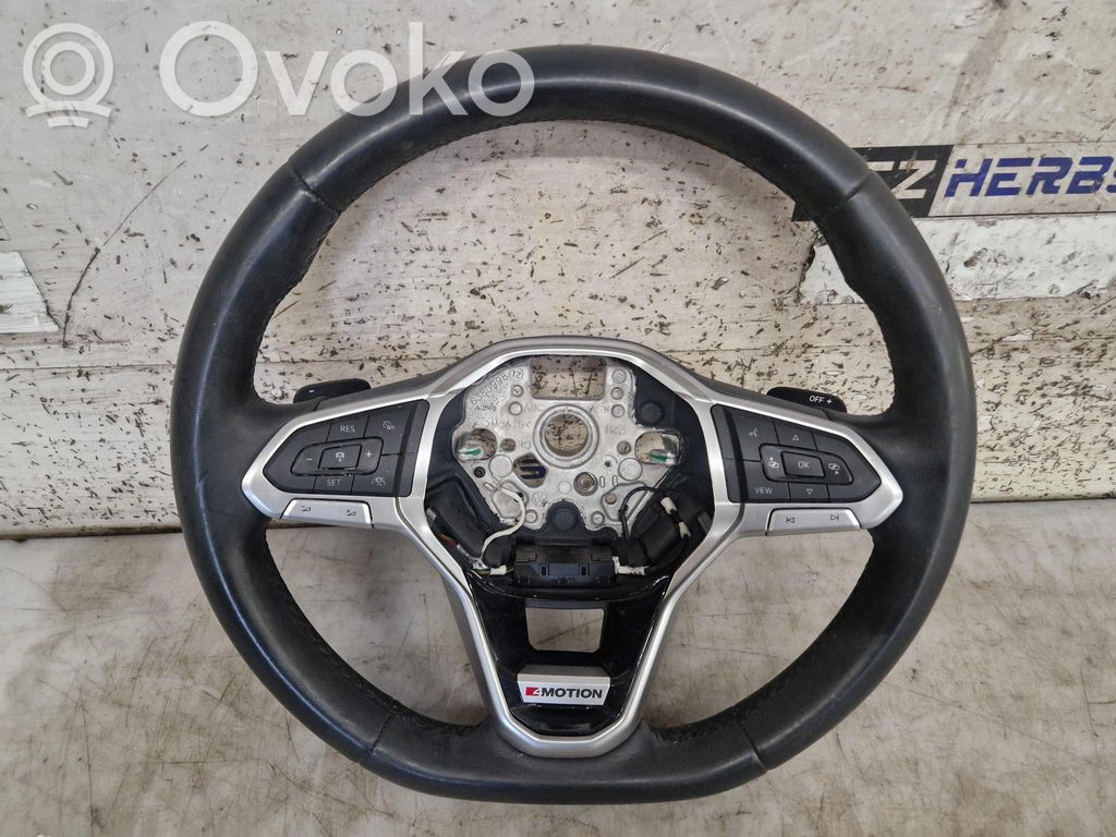 Volkswagen PASSAT B8 Steering wheel 