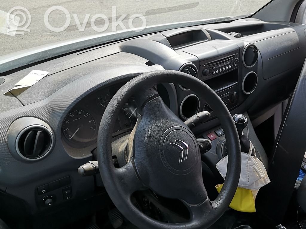 Citroen Berlingo Vairo oro pagalvė 