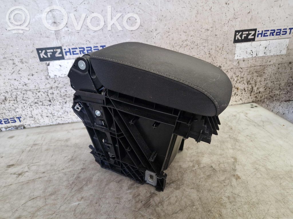 Volkswagen Golf VII Armlehne 