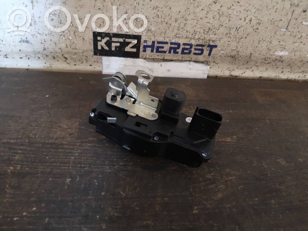 Priekšpusē slēdzene   600891300C,RHD,600891300C,RHD