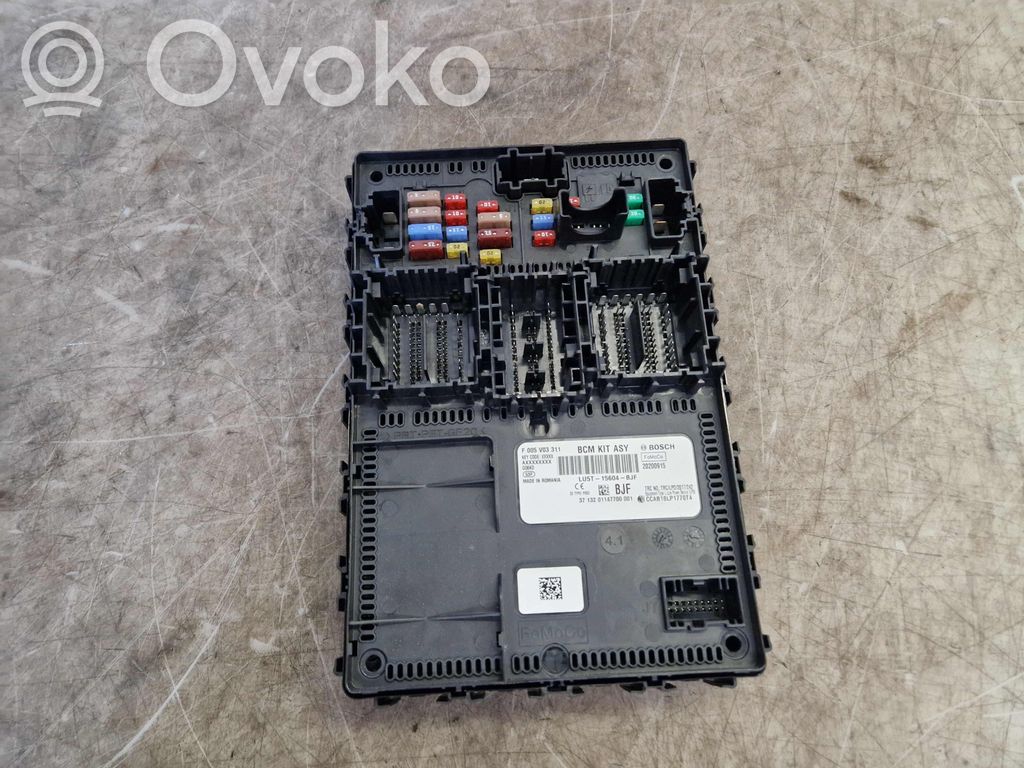 Fuse box set   LU5T15604BJF,LU5T15604BJF