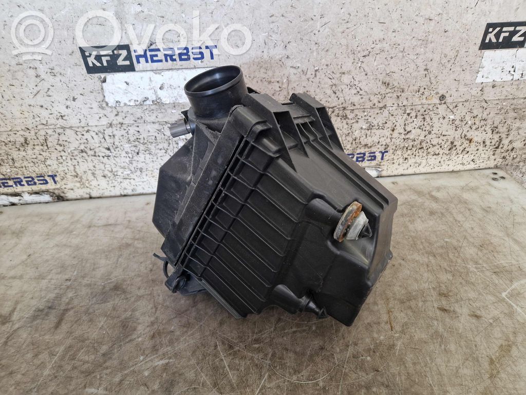Air filter box   L1B19600AD,L1B19600AD