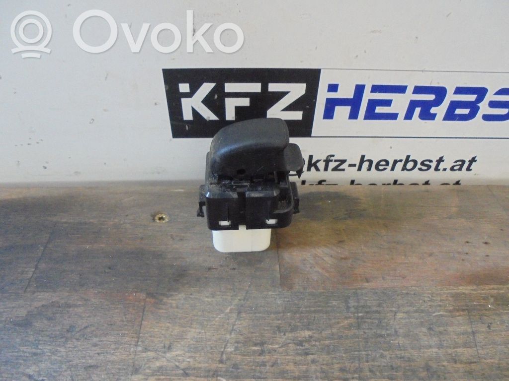 Electric window control switch   MR445659,MR445659