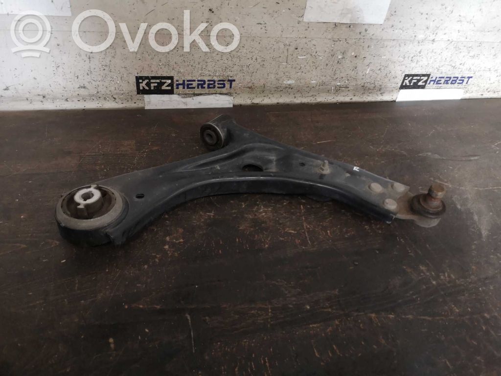 Ford Focus Kita dugno detalė 