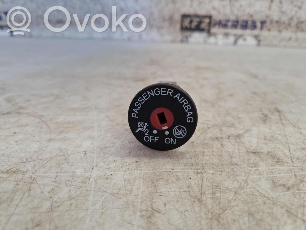 Central locking switch button   AV1T14B268AB,AV1T14B268AB