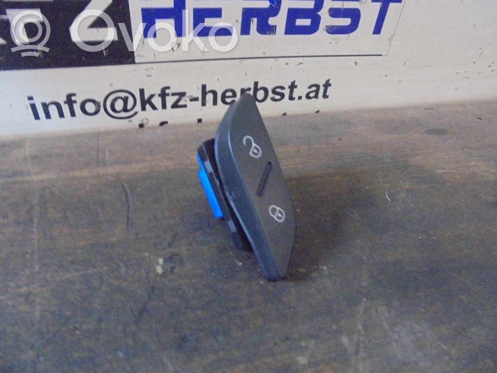 Central locking switch button   5K0962125,5K0962125