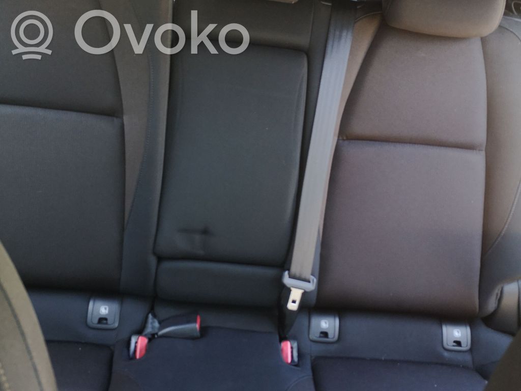 Mazda 3 Al doilea rând de scaune 
