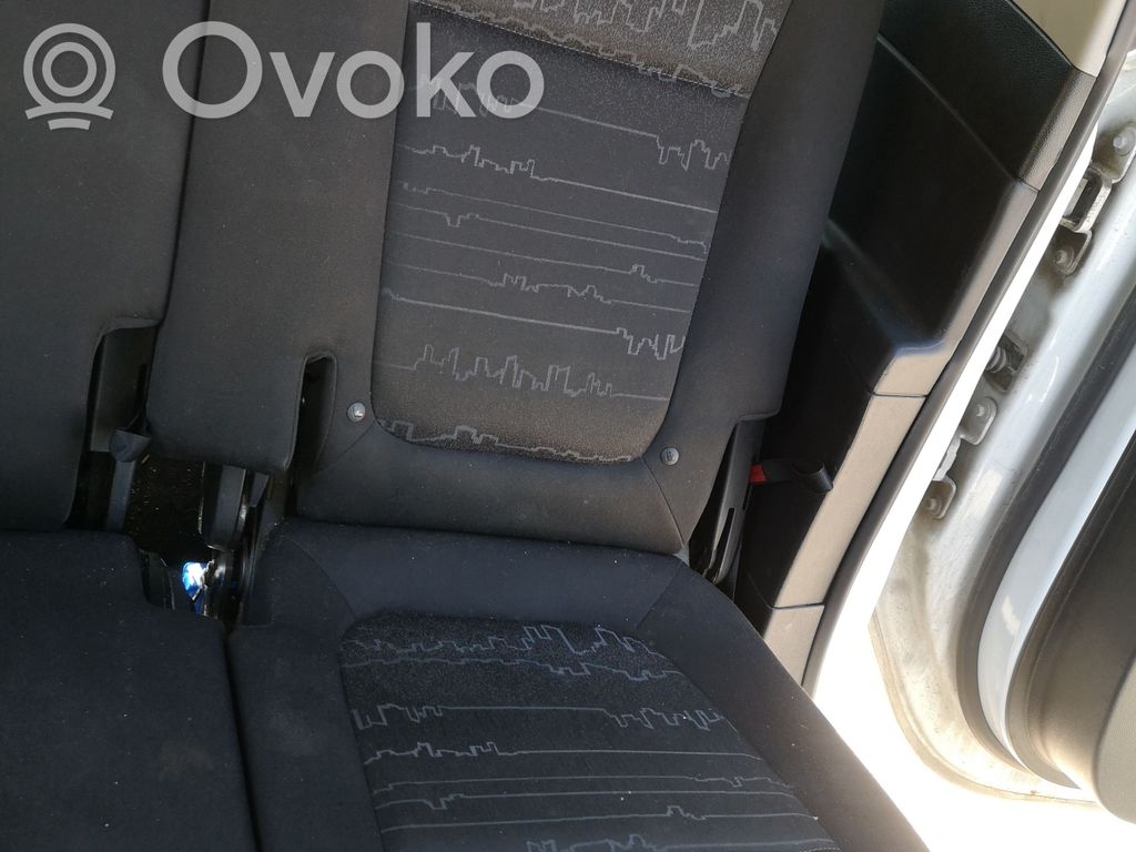 Opel Meriva B Second row seats 