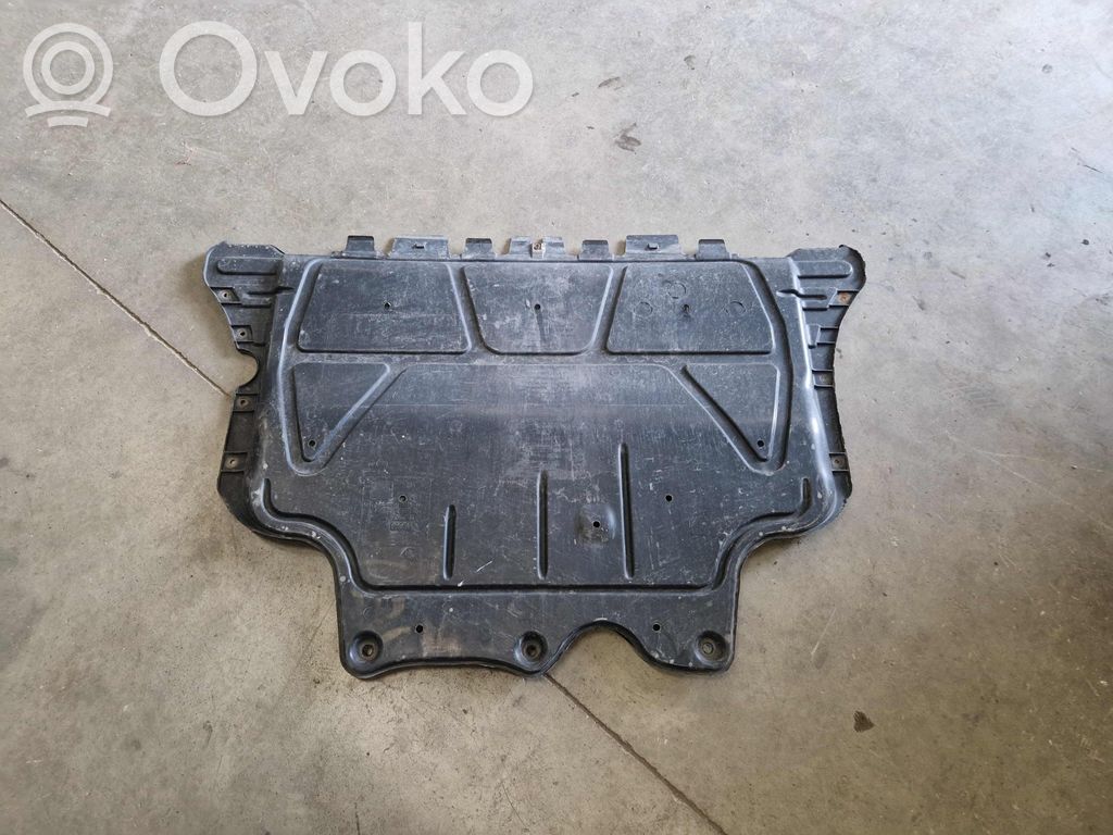 Engine splash shield/under tray   5Q0825236P,5Q0825236P