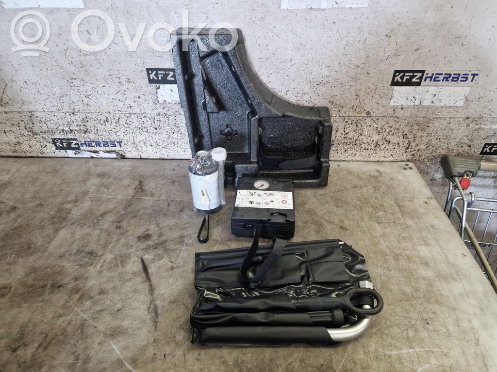 Audi A3 8Y Cric di sollevamento 