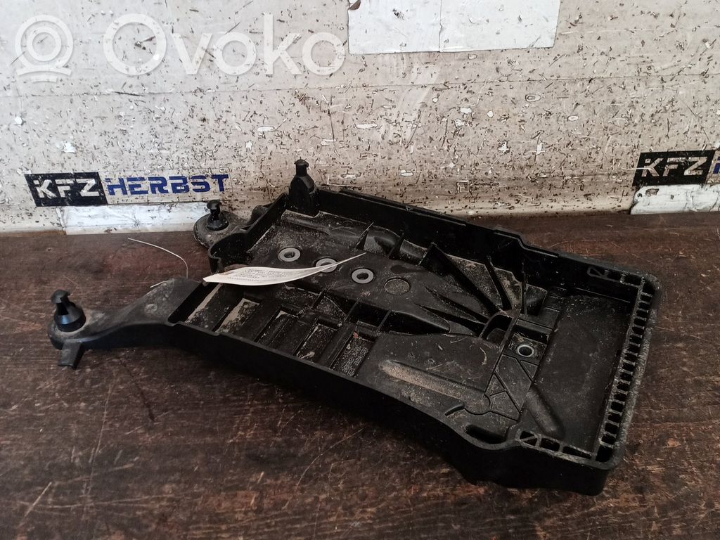 Volkswagen Polo VI Batteriehalterung