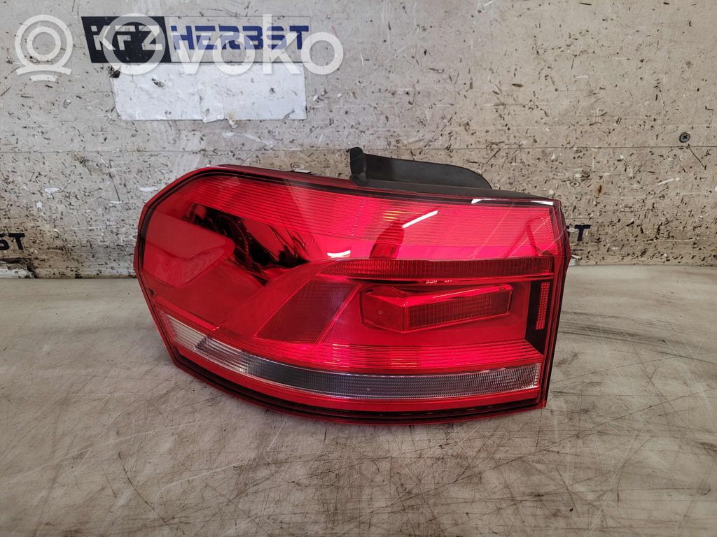 Volkswagen Cross Touran II Lampa tylna 