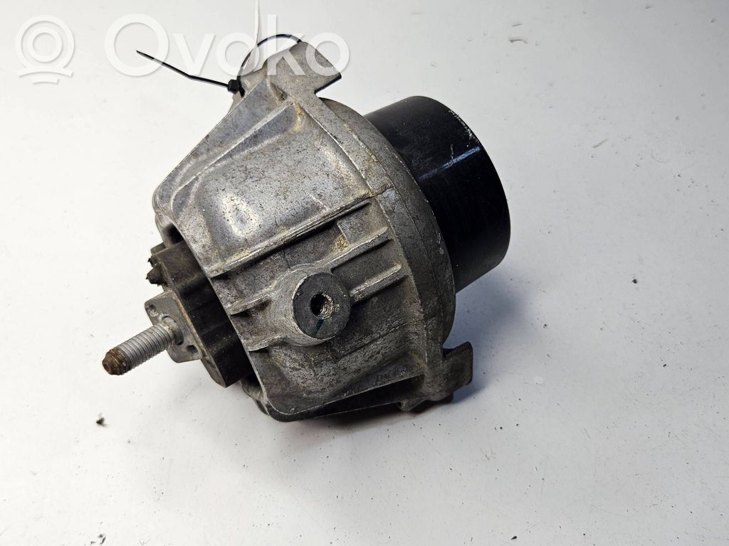 BMW 3 E90 E91 Engine mount bracket 