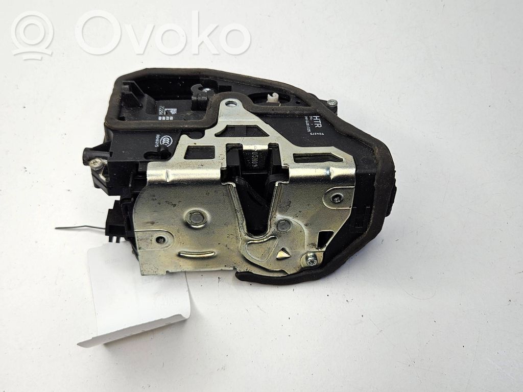 Rear door lock   7229468
