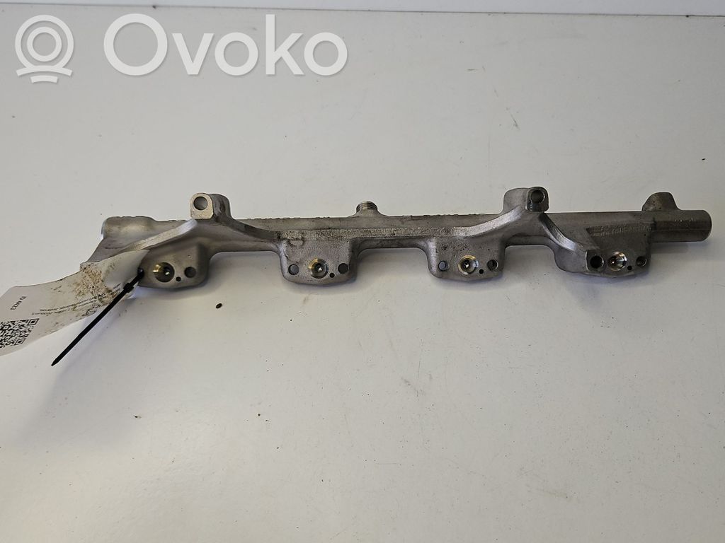 BMW 5 G30 G31 G38 Rampă alimentare injectoare 
