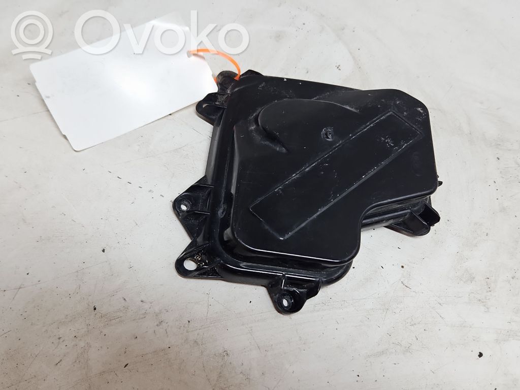 BMW 3 E90 E91 Headlight/headlamp dust cover 