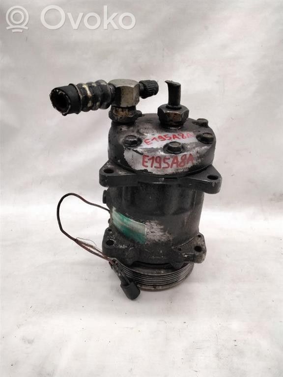 Volkswagen Golf III Air conditioning (A/C) compressor (pump) 