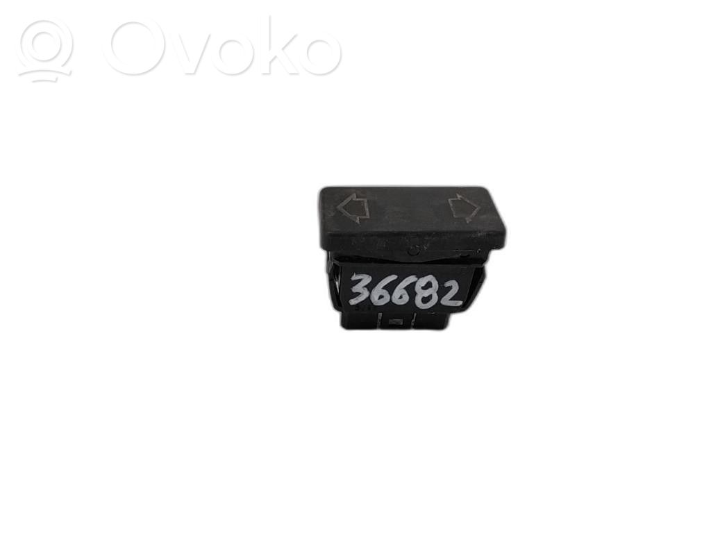 Peugeot 106 Electric window control switch 