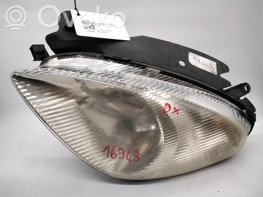 Citroen Xsara Picasso Lampa przednia 