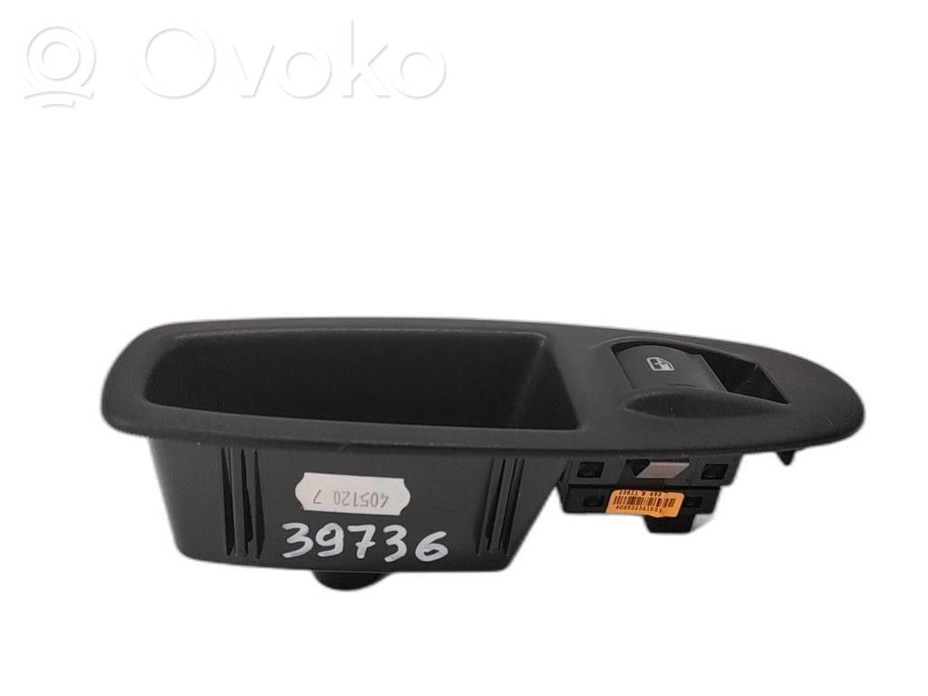 Lancia Ypsilon Electric window control switch 
