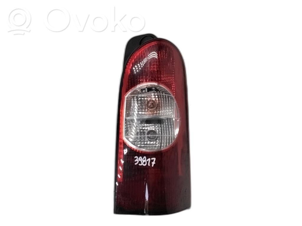 Renault Master II Aizmugurējais lukturis virsbūvē 