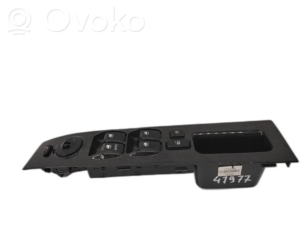 KIA Sorento Electric window control switch 