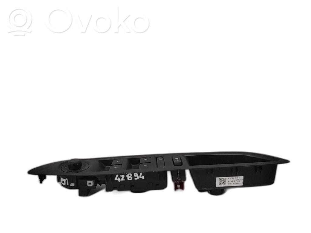 Opel Mokka Electric window control switch 