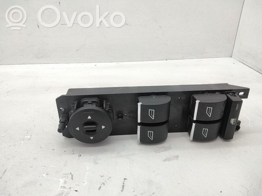 Ford Focus Elektrisko logu slēdzis 