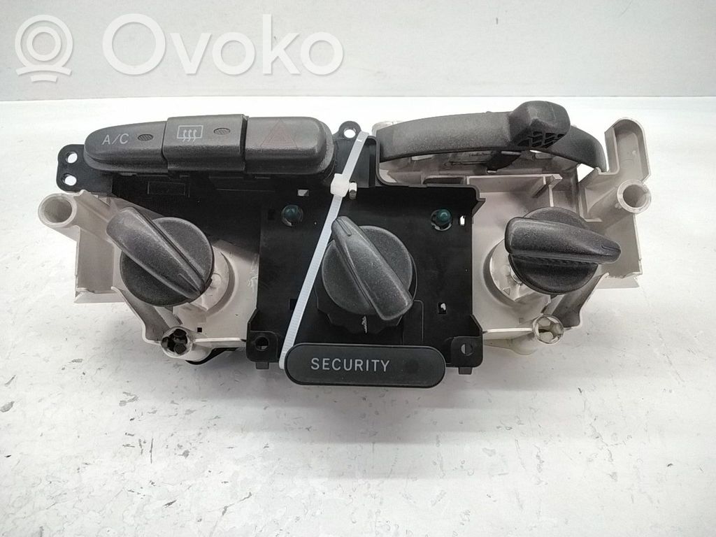 Toyota Yaris Climate control unit 