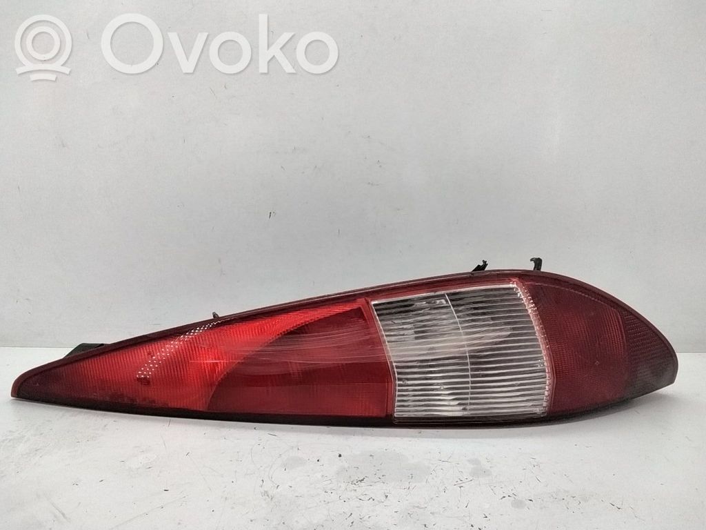 Ford Mondeo Mk III Galinis žibintas kėbule 