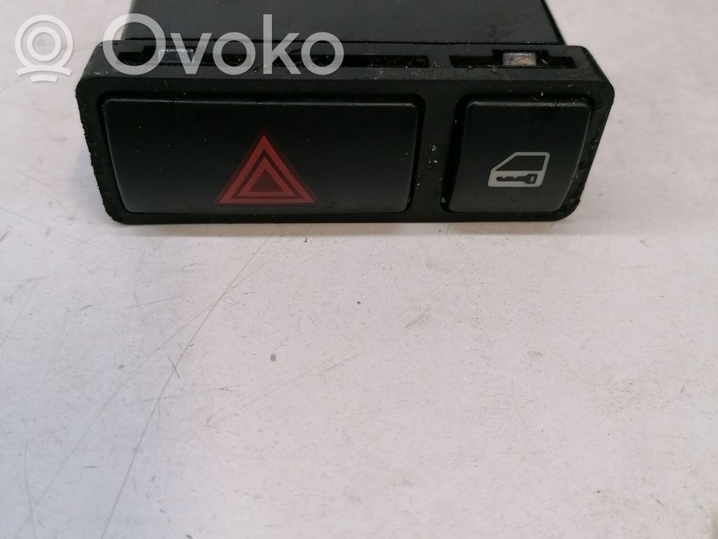 Hazard light switch   368920,61318368920