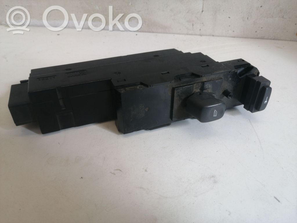 Volvo V70 Electric window control switch 