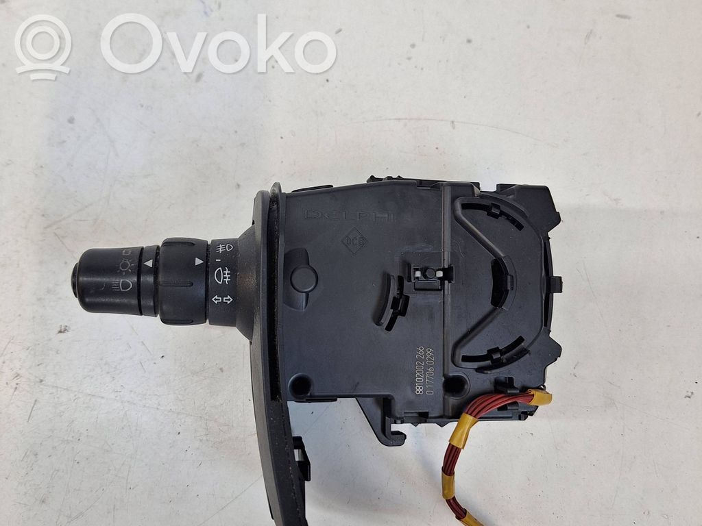 Renault Clio III Indicator stalk 
