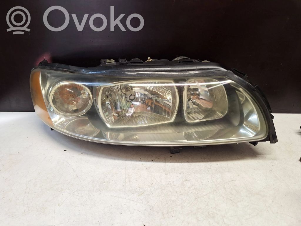 Volvo XC70 Priekinis žibintas 
