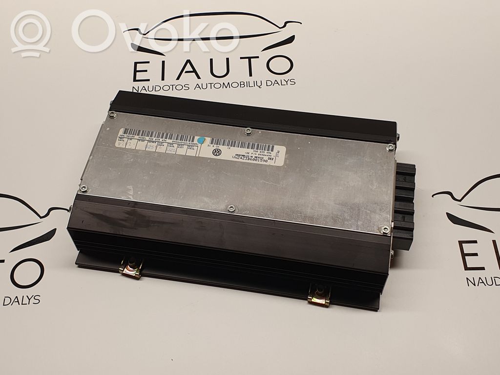 Volkswagen Phaeton Sound amplifier 